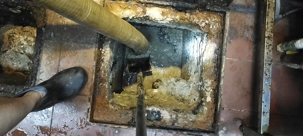 南桥镇污水池清理一般都有毒气，怎么预防中毒呢？